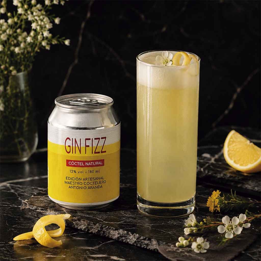 Coctel premezclado gin fizz Gin Fizz preparado con criterio de maestro coctelero