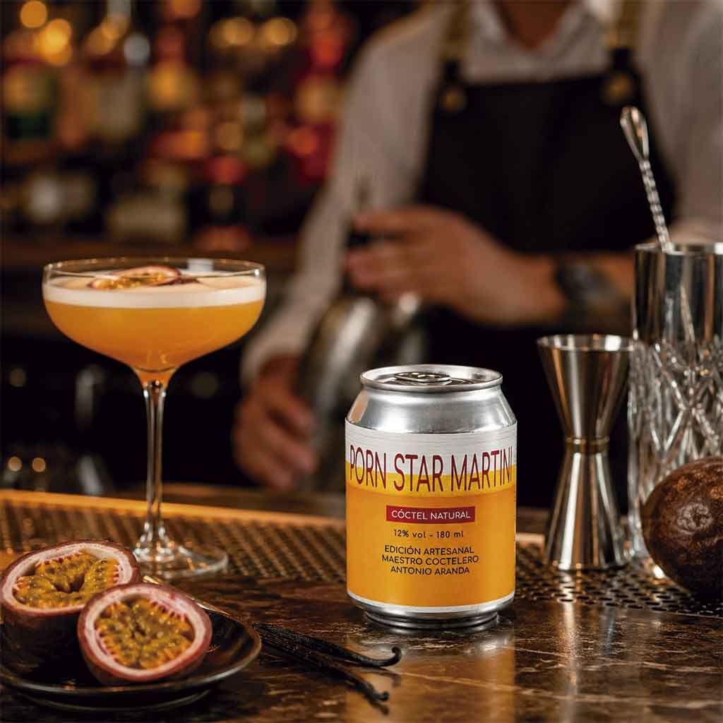 Servir Porn Star Martini preparado en casa